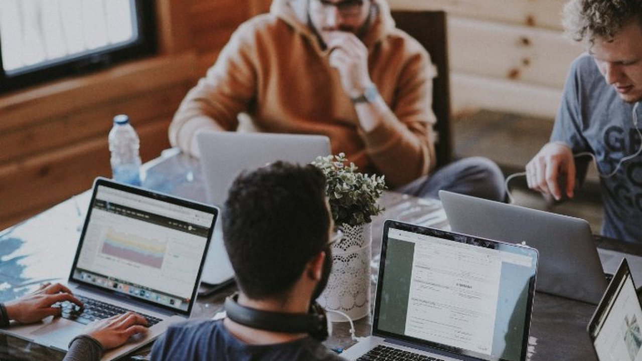 Naujienos pavadinimas antraštė